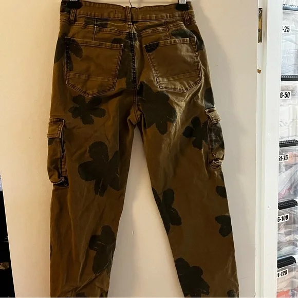 Smoke Rise NY | Cargo-Style Patterned Pants - Picture 6 of 12